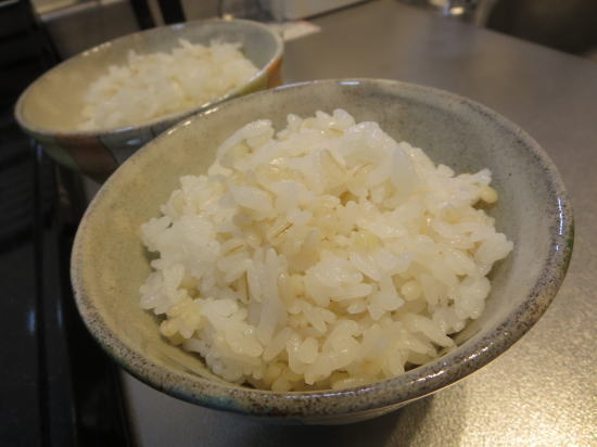 ご飯鍋 菊花(土鍋)で炊いた麦ごはん