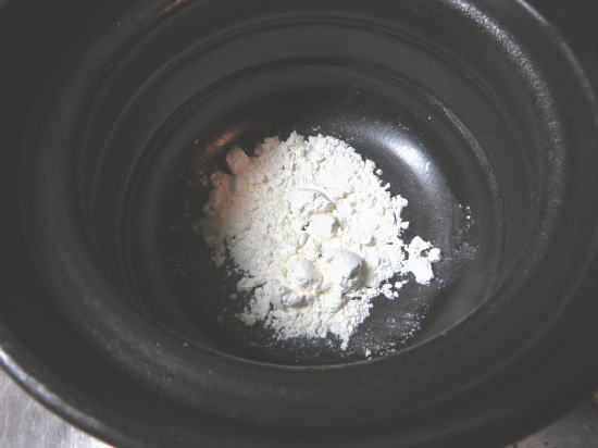 土鍋の目止め…小麦粉