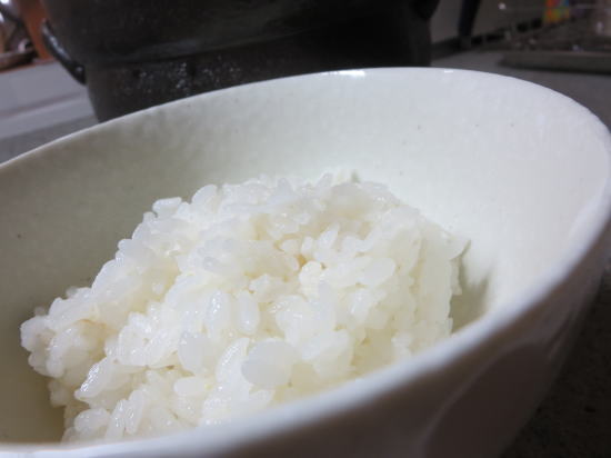 炊飯用土鍋(万古焼 ご飯釜 黒釉線紋)で無洗米を炊く