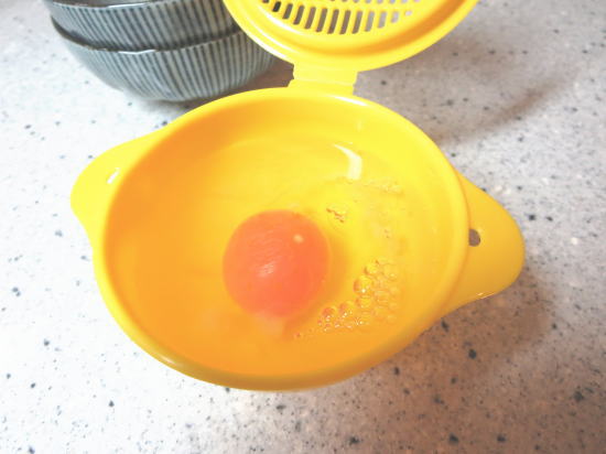 卵がかぶるくらいの水