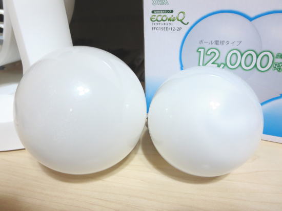 電球形蛍光ランプ「ネオボールZ」EFG15ED/13-ZJとOHM EFG15ED/12を比較