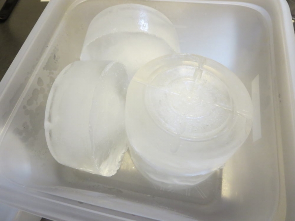 100均の氷を作るケースで作った氷