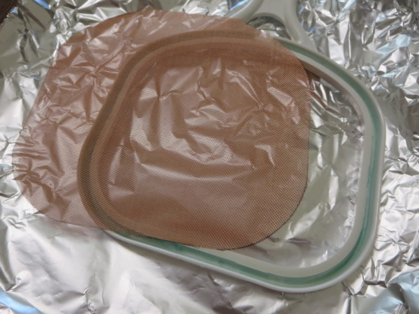 銅金網40メッシュを純銅バスネットのサイズにカットして枠にはめ込む